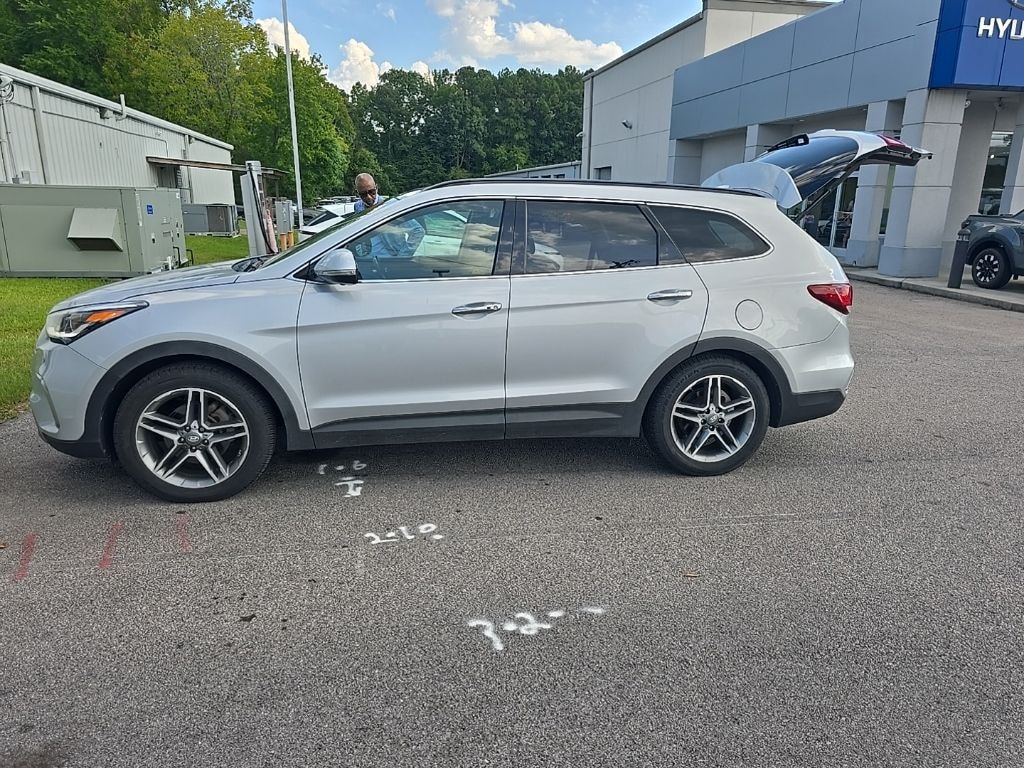 Used 2017 Hyundai Santa Fe SE Ultimate SUV
