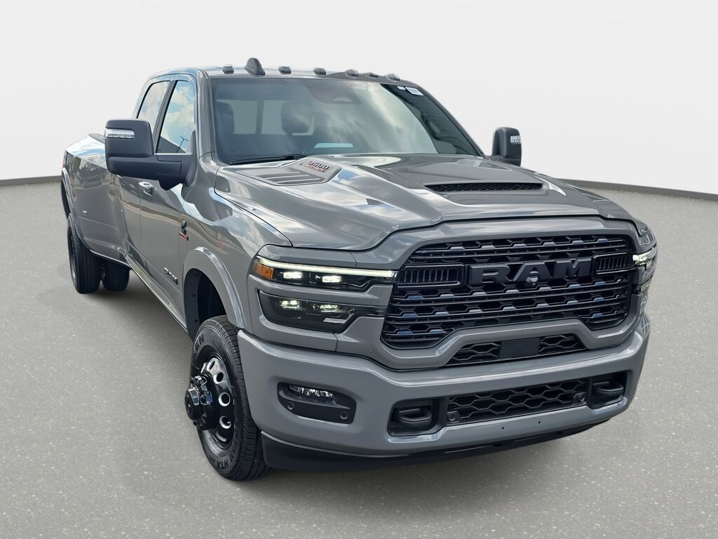 New 2026 Ram 3500 LIMITED CREW CAB 4X4 8' BOX Pickup