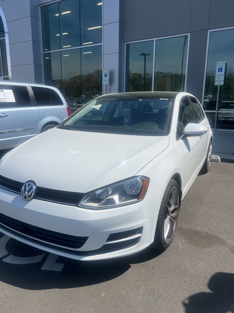 2017 Volkswagen Golf Wolfsburg Edition