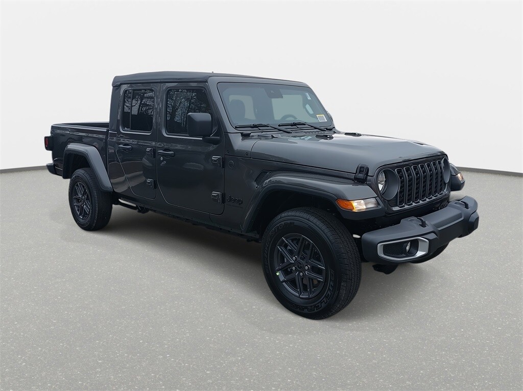 2025 Jeep Gladiator Sport S photo 3