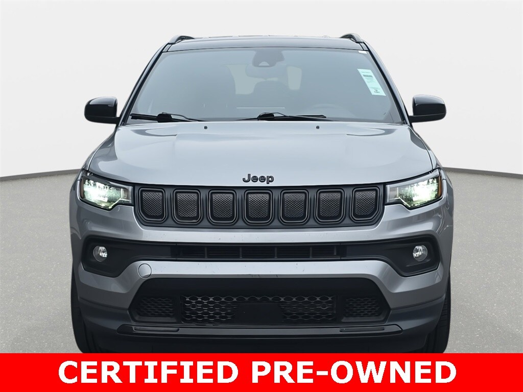 2022 Jeep Compass Latitude photo 2