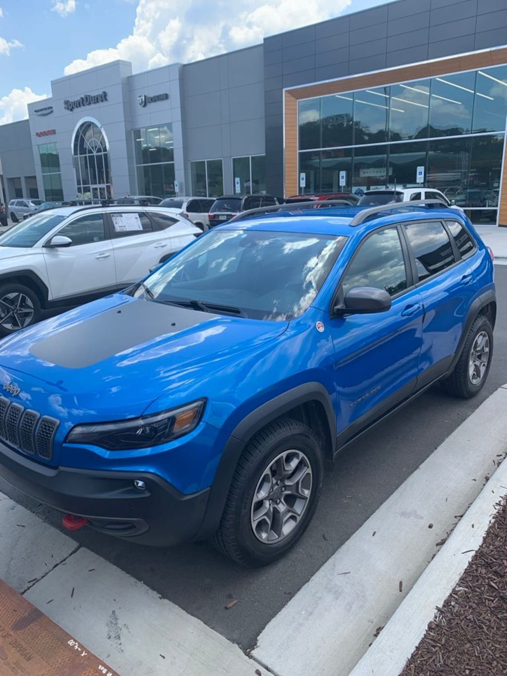 Used 2020 Jeep Cherokee Trailhawk SUV