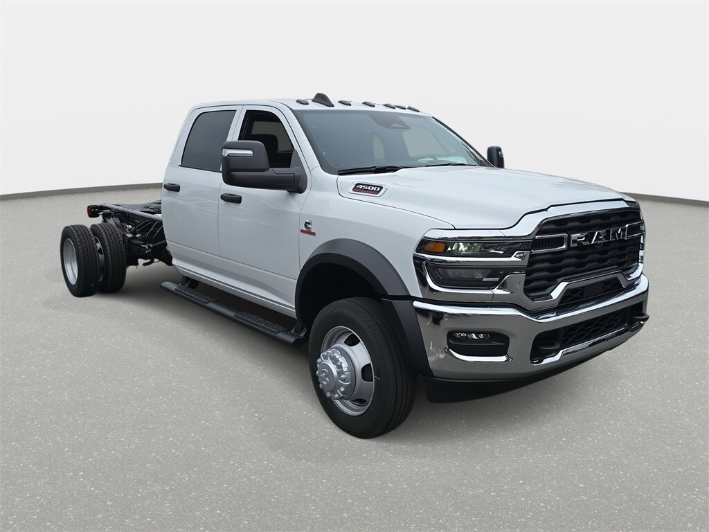 2026 Ram 4500 Tradesman photo 3