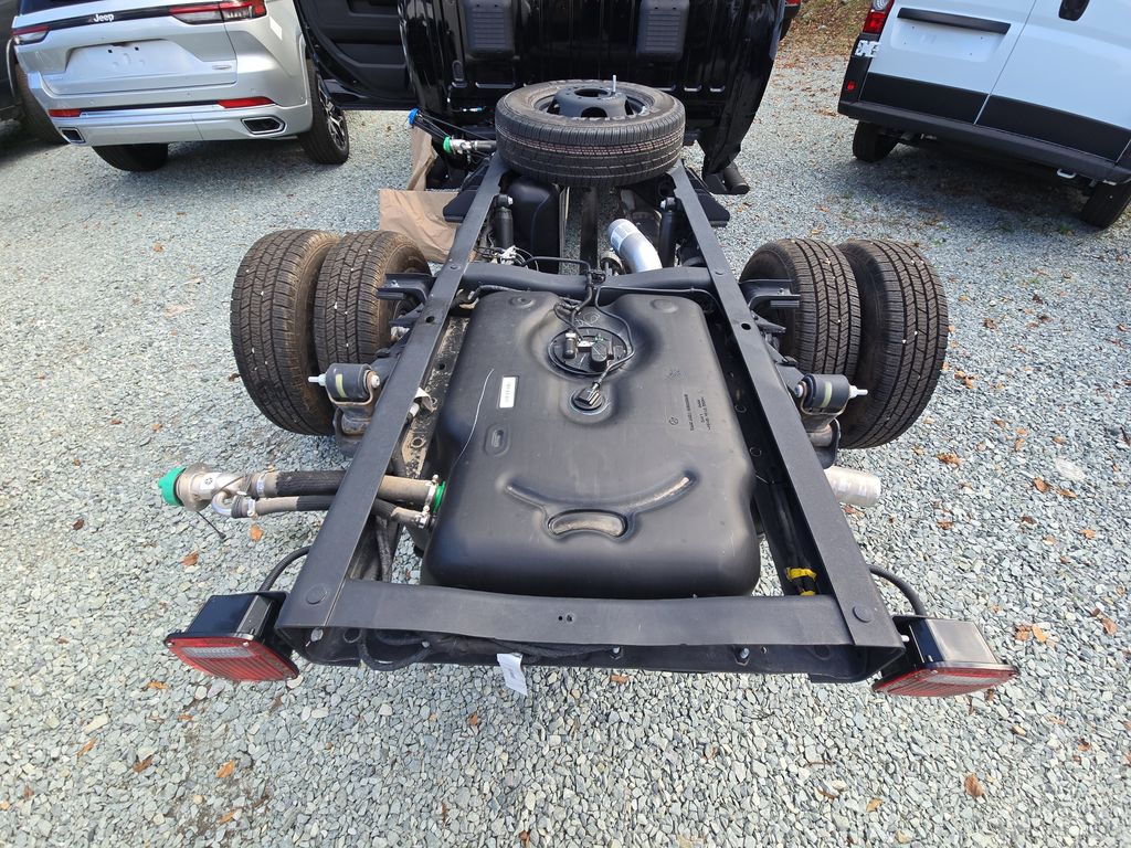 2026 RAM 3500 Chassis Big Horn - Photo 13