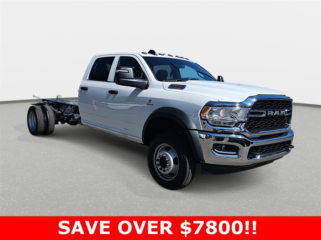 New 2024 Ram 5500 Chassis Cab 5500 TRADESMAN CHASSIS CREW CAB 4X4 84' CA Pickup
