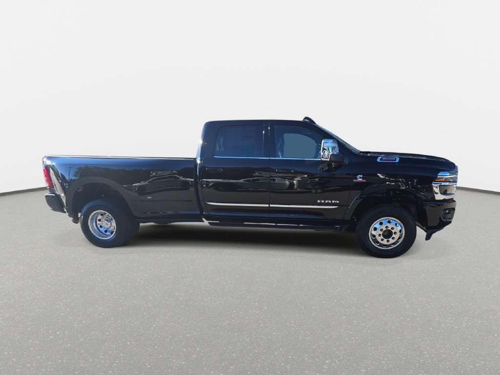 New 2027 Ram 3500 LIMITED CREW CAB 4X4 8' BOX Pickup