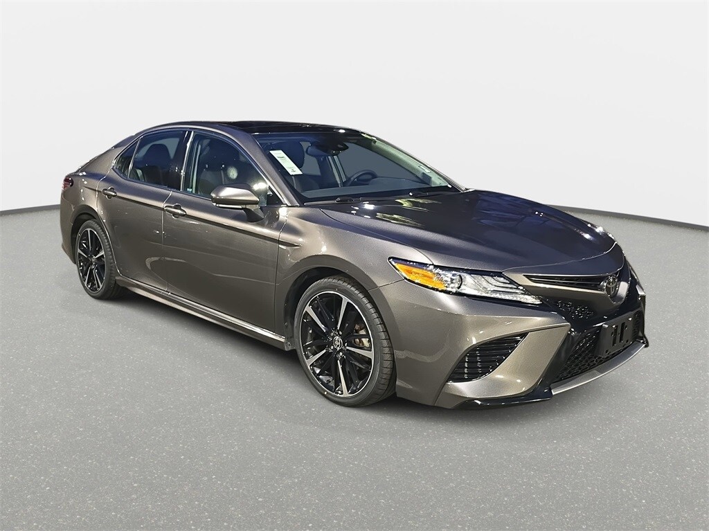 2020 Toyota Camry XSE photo 3