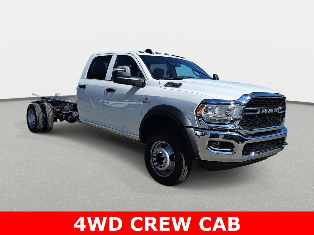 New 2024 Ram 5500 Chassis Cab TRADESMAN CREW 4X4 84' CA Pickup