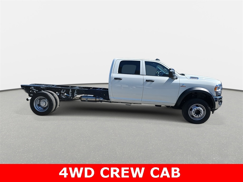 New 2024 Ram 5500 Chassis Cab TRADESMAN CREW 4X4 84' CA Pickup