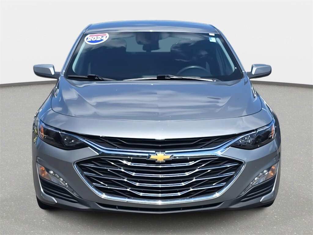 2024 Chevrolet Malibu 1LT photo 2