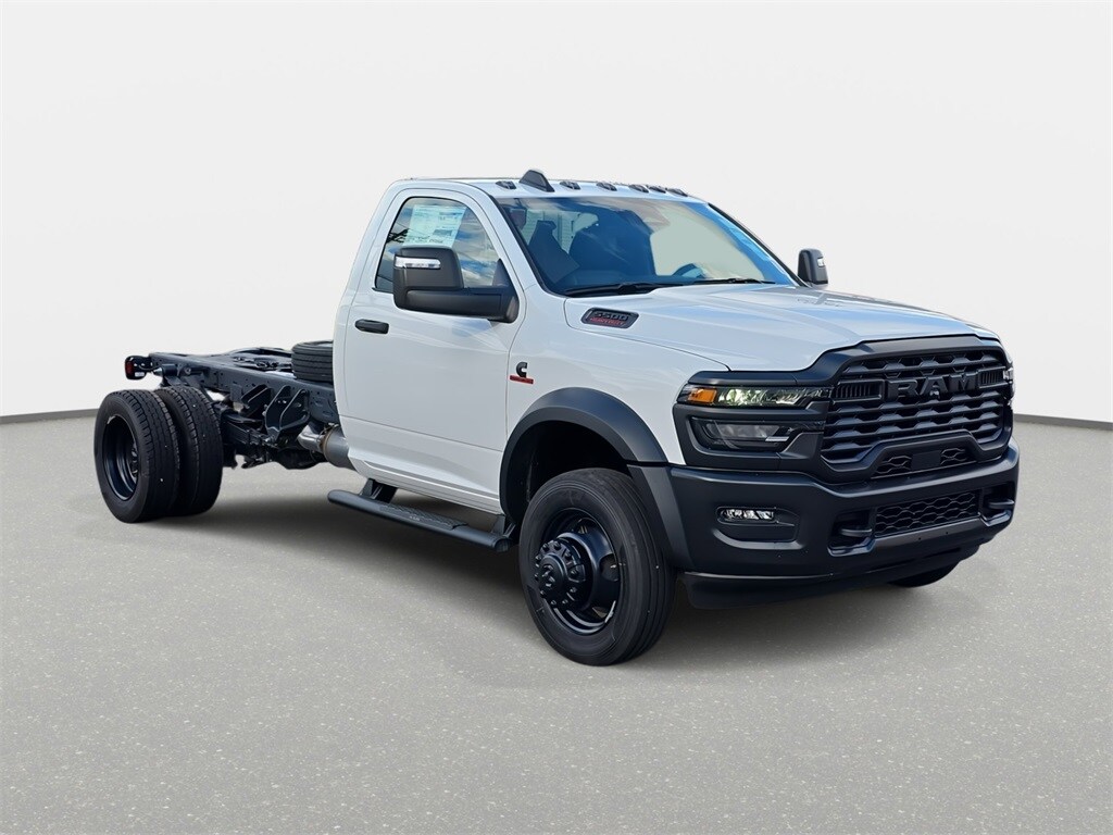 2026 Ram 5500 Tradesman photo 3