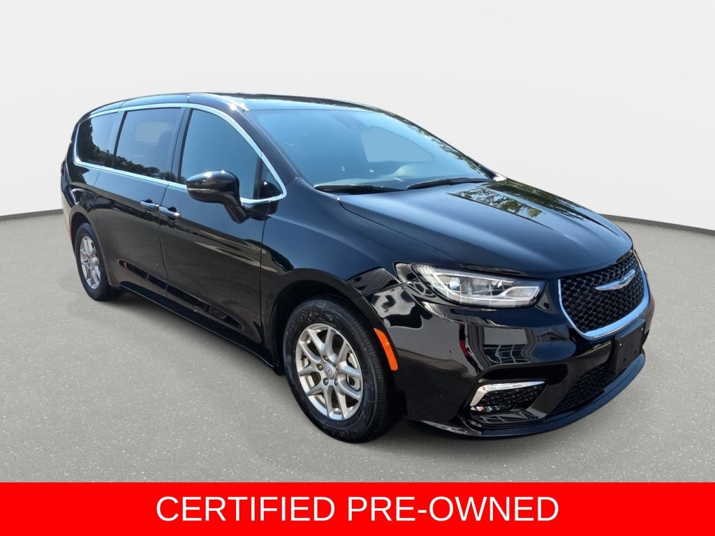Used 2025 Chrysler Pacifica Select Van Passenger Van