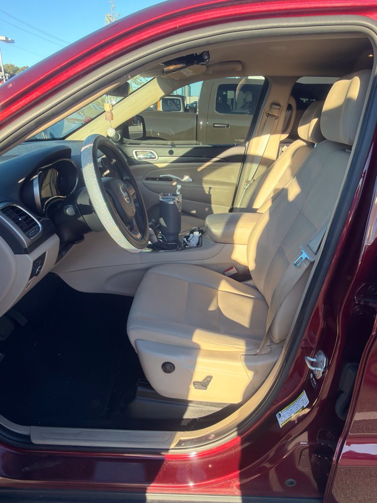 Used 2021 Jeep Grand Cherokee Laredo SUV