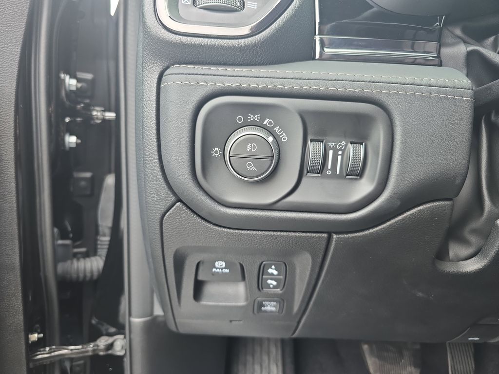 2026 RAM 1500 Limited - Photo 26