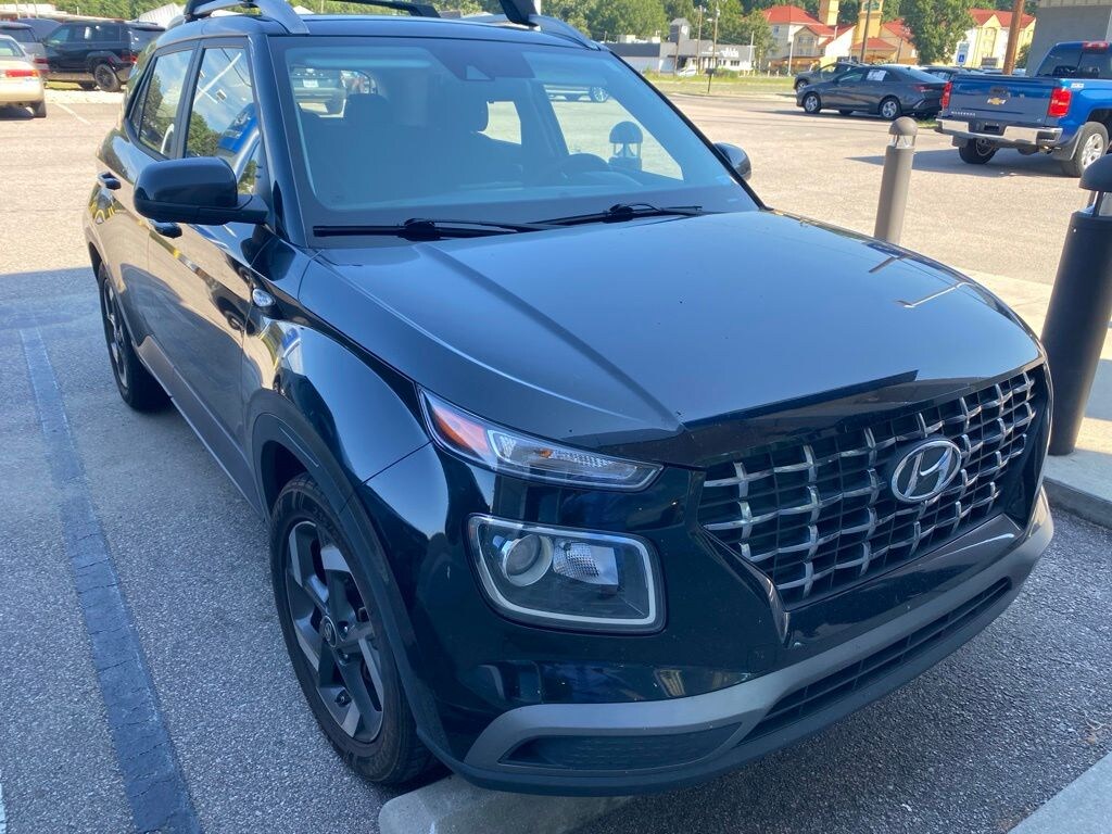 Used 2021 Hyundai Venue SEL SUV