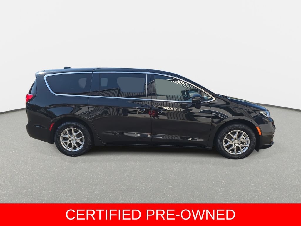 Used 2025 Chrysler Pacifica Select Van Passenger Van