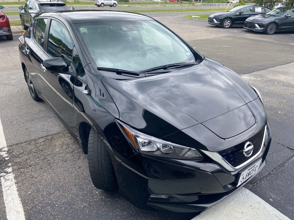 Used 2022 Nissan LEAF SV Hatchback