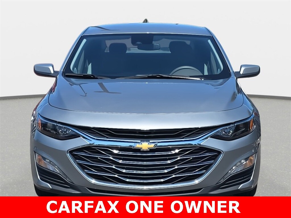 2024 Chevrolet Malibu 1LT photo 2