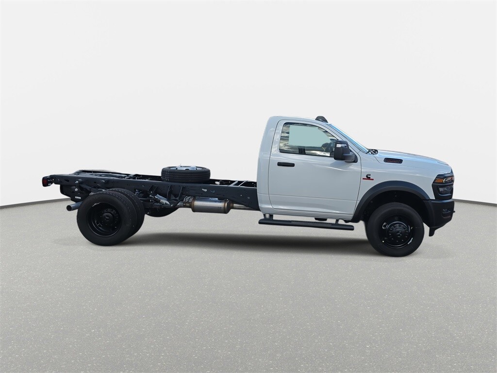 2026 Ram 5500 Tradesman photo 4