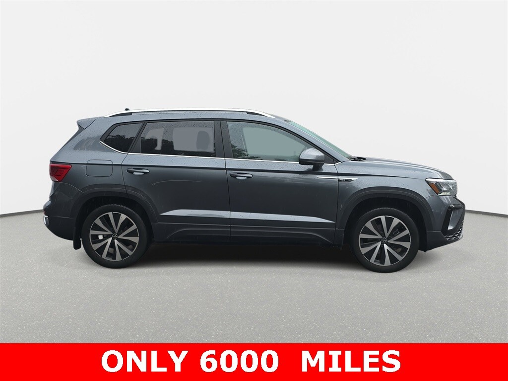 2023 Volkswagen Taos SE photo 4
