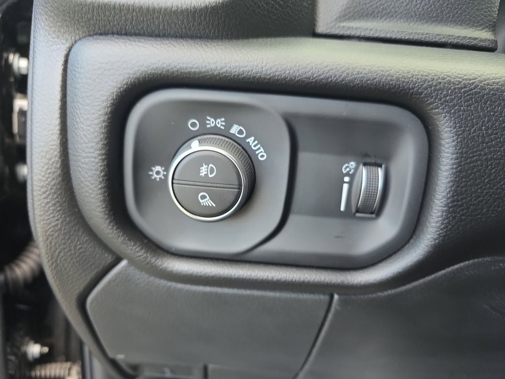 2026 RAM 3500 Chassis Big Horn - Photo 26