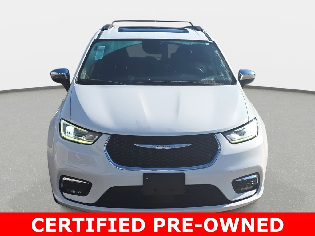 Used 2023 Chrysler Pacifica Limited Van Passenger Van