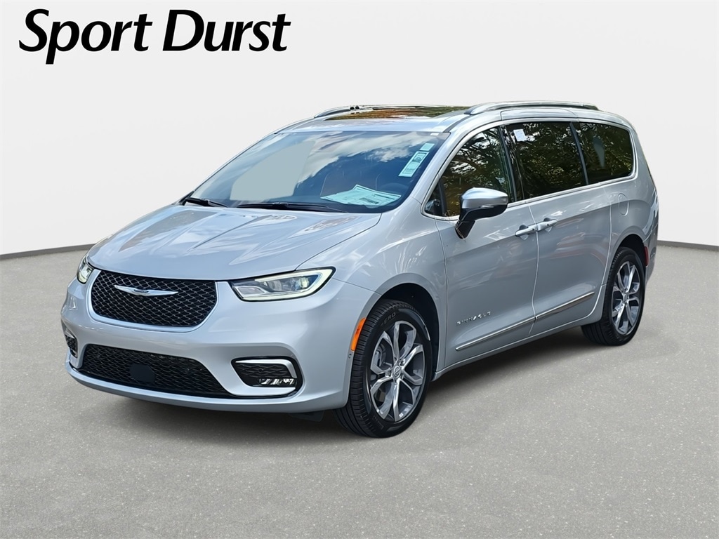 2026 Chrysler Pacifica Pinnacle's photo