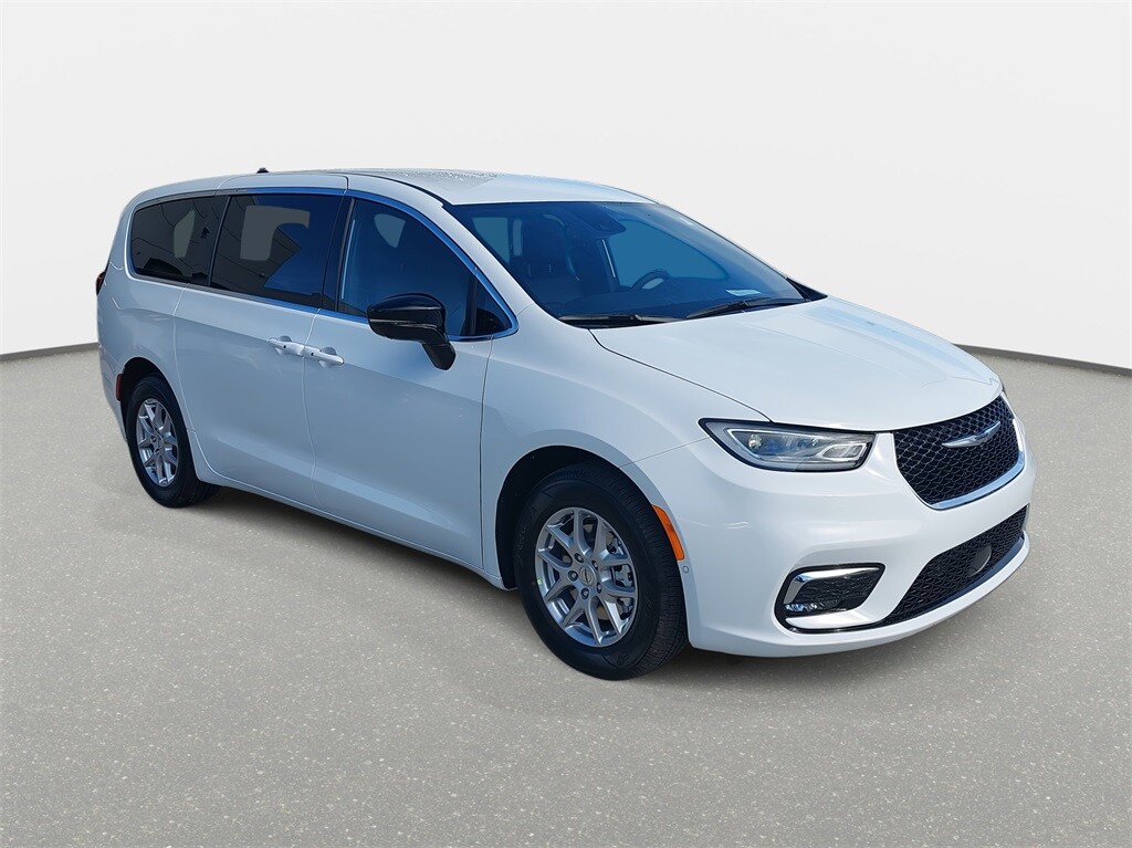 2025 Chrysler Pacifica photo 3