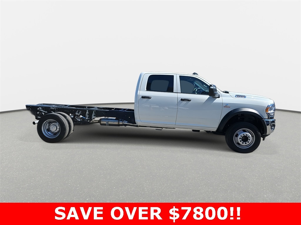 New 2024 Ram 5500 Chassis Cab 5500 TRADESMAN CHASSIS CREW CAB 4X4 84' CA Pickup