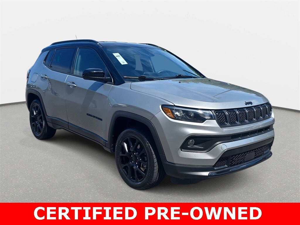 2024 Jeep Compass Latitude photo 3