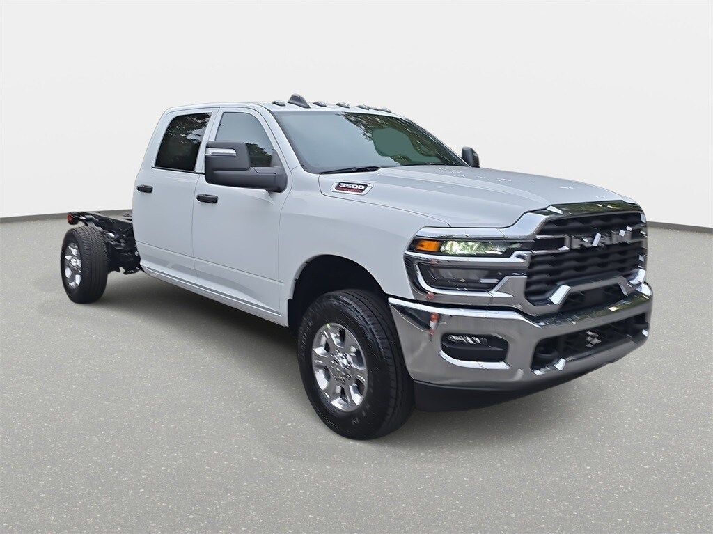 2026 Ram 3500 Tradesman photo 3