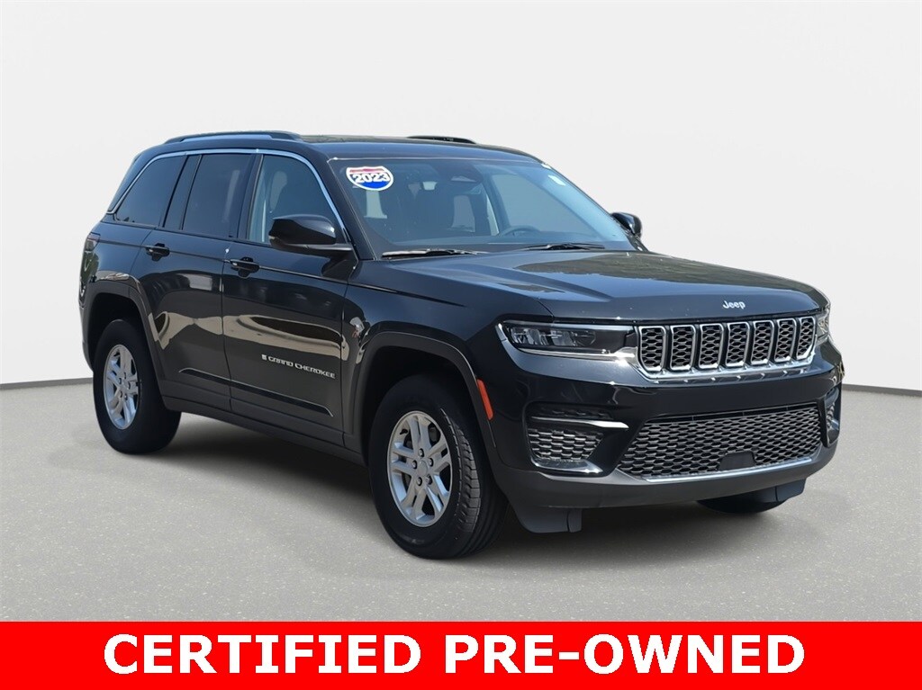2023 Jeep Grand Cherokee Laredo photo 3