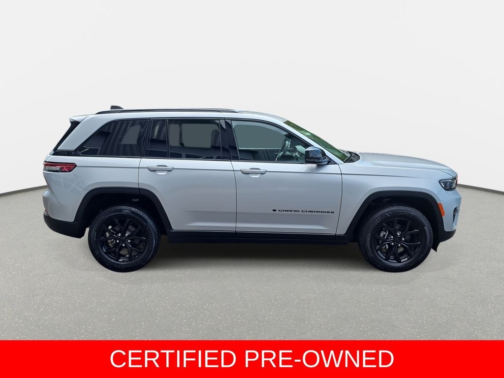 Used 2024 Jeep Grand Cherokee Laredo SUV