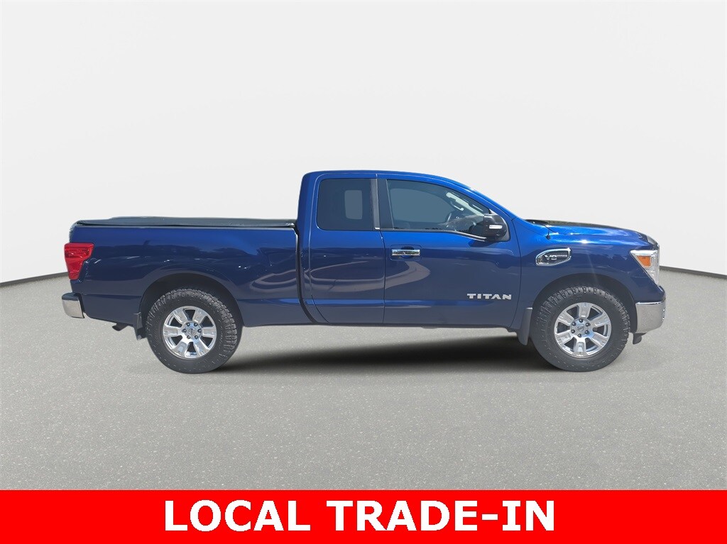 2017 Nissan Titan SV photo 4