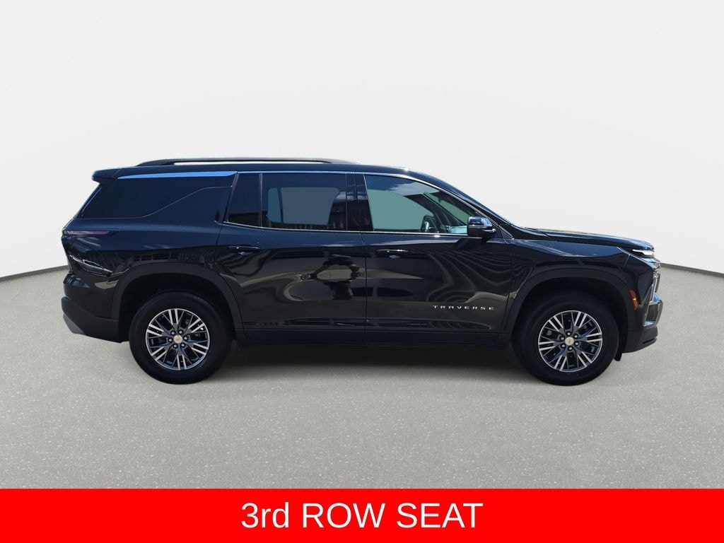 Used 2024 Chevrolet Traverse LT SUV