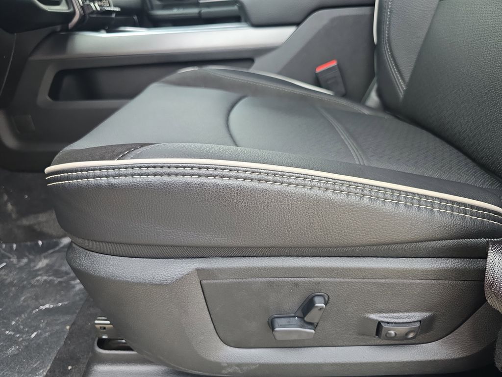 2025 RAM 2500 Laramie - Photo 29