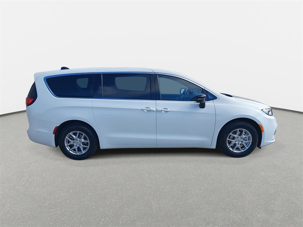 2025 Chrysler Pacifica photo 4