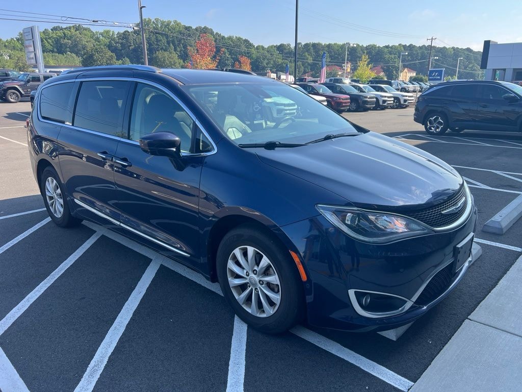 Used 2018 Chrysler Pacifica Touring L Van