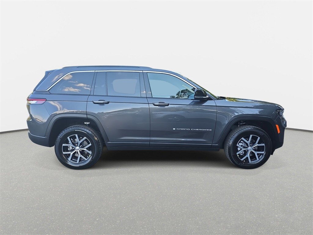 2025 Jeep Grand Cherokee Limited photo 2