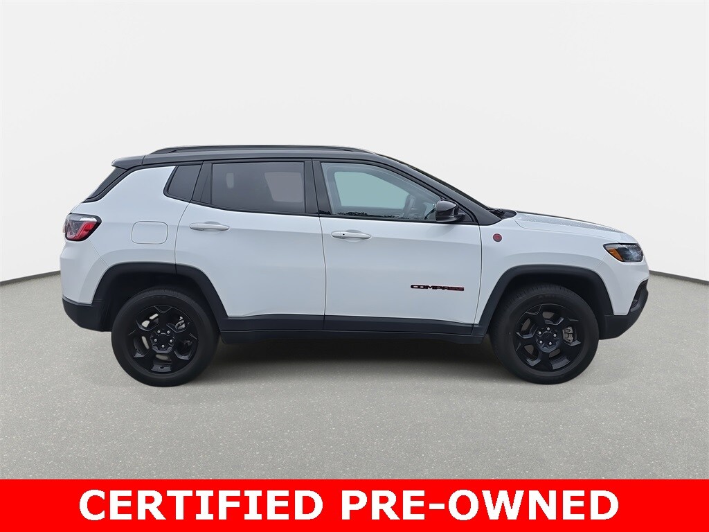 2023 Jeep Compass Trailhawk photo 2