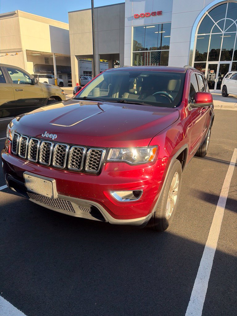 Used 2021 Jeep Grand Cherokee Laredo SUV