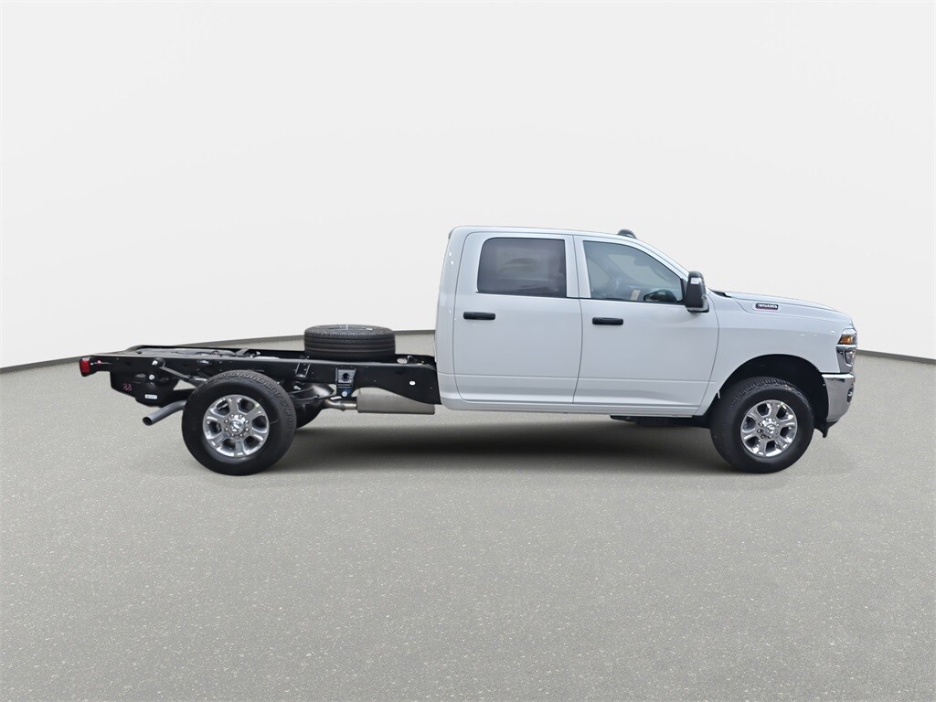 2026 Ram 3500 Tradesman photo 4