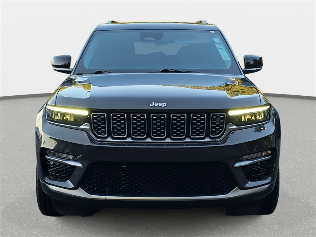 2022 Jeep Grand Cherokee Summit photo 2
