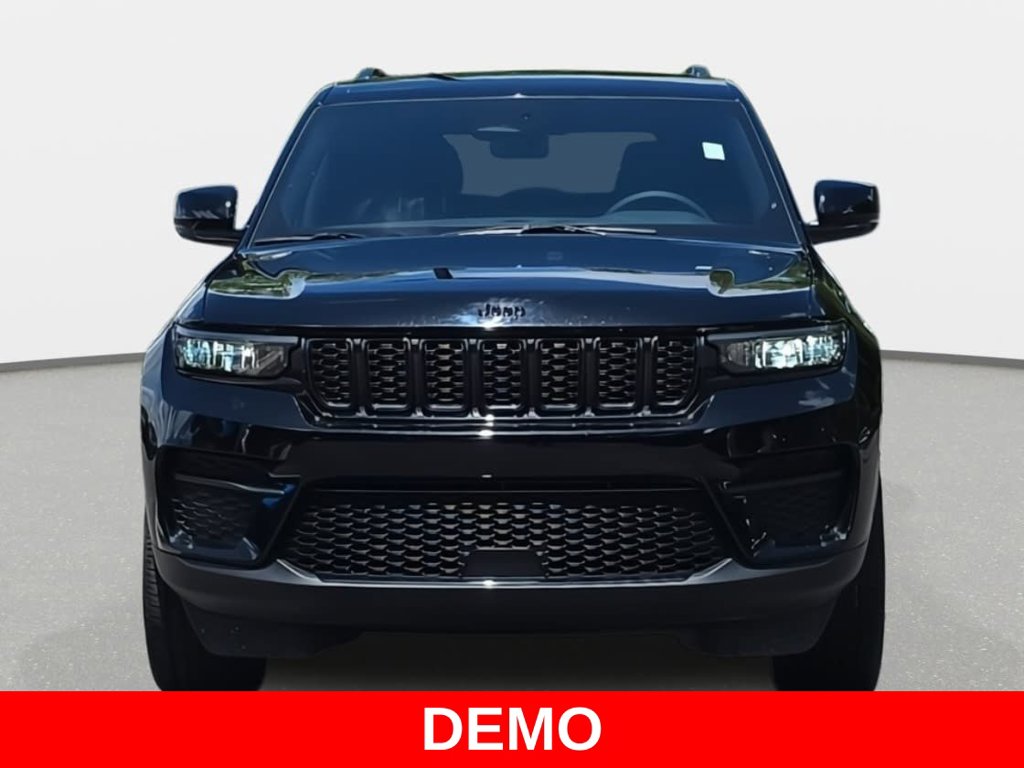 Used 2023 Jeep Grand Cherokee Laredo SUV