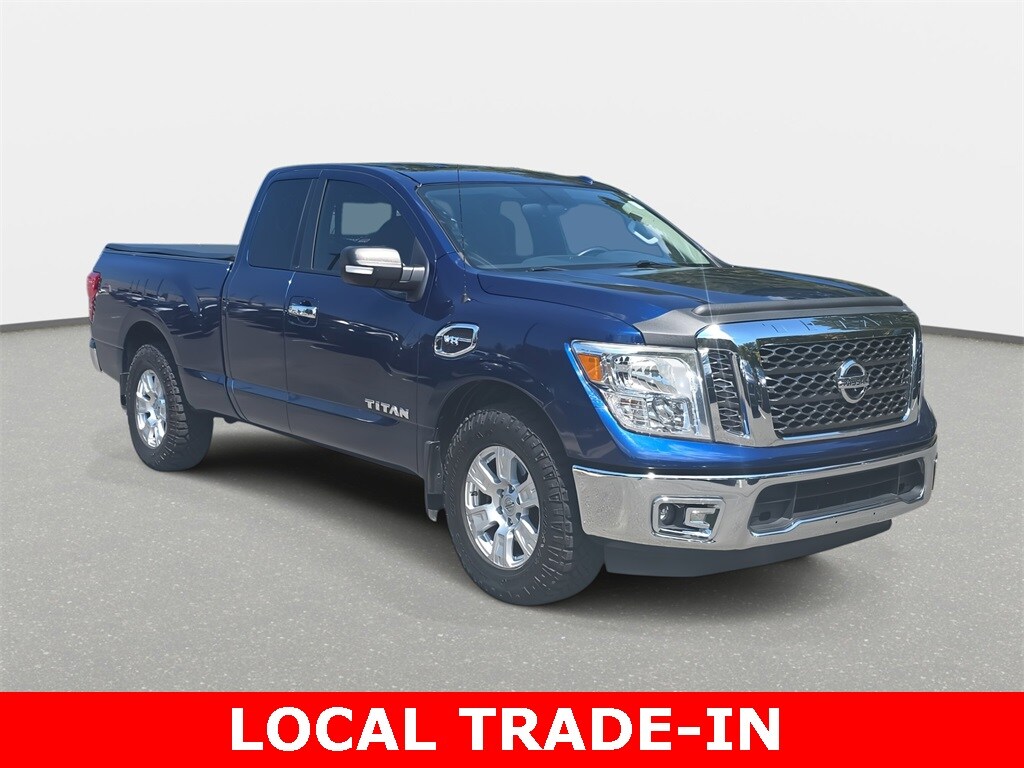 2017 Nissan Titan SV photo 3