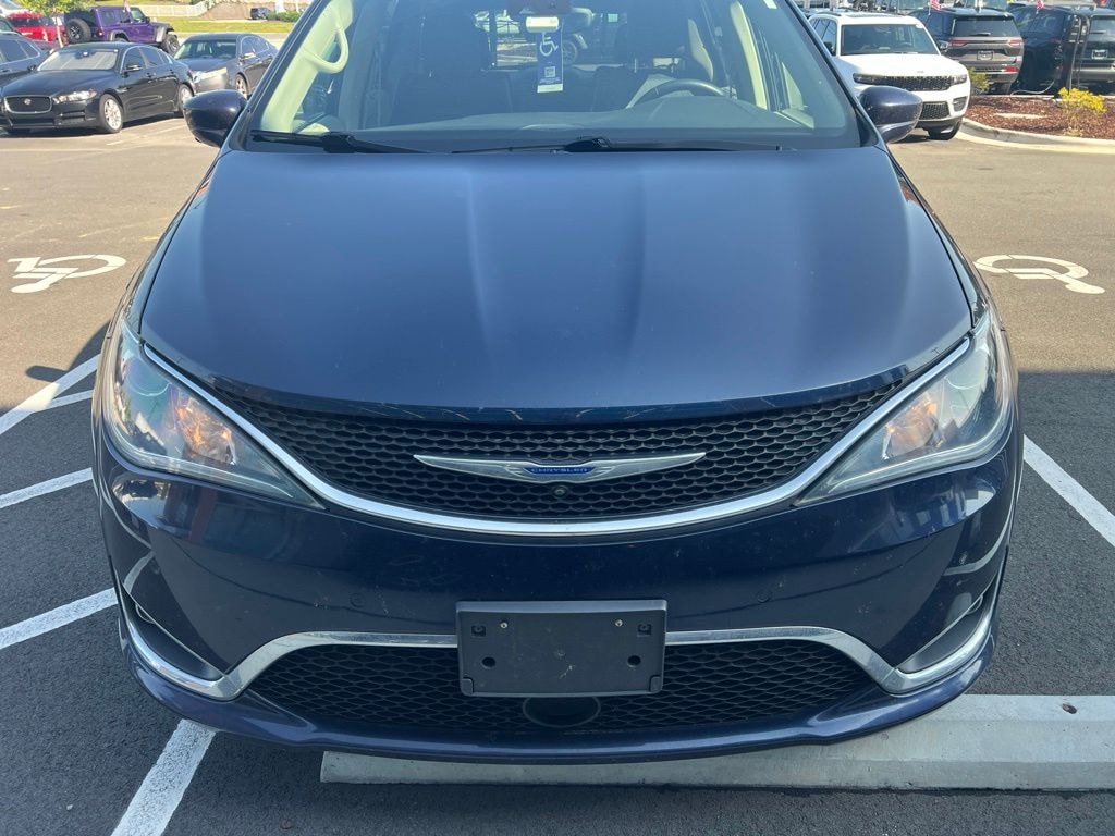 Used 2018 Chrysler Pacifica Touring L Van
