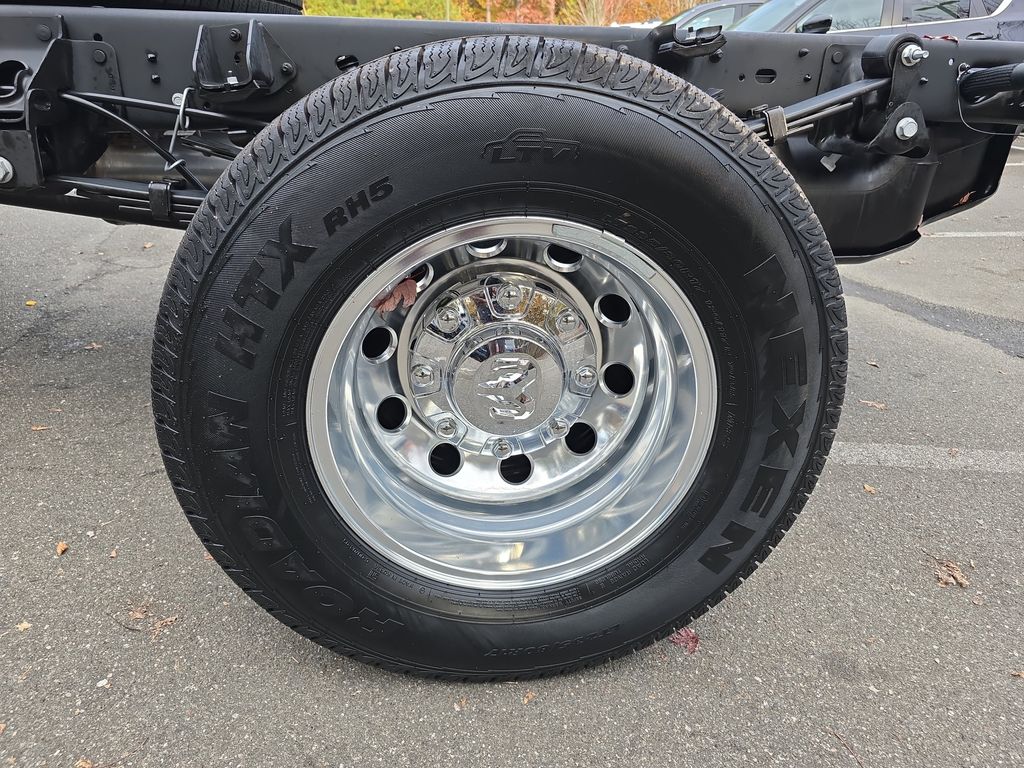 2026 RAM 3500 Chassis Tradesman - Photo 32