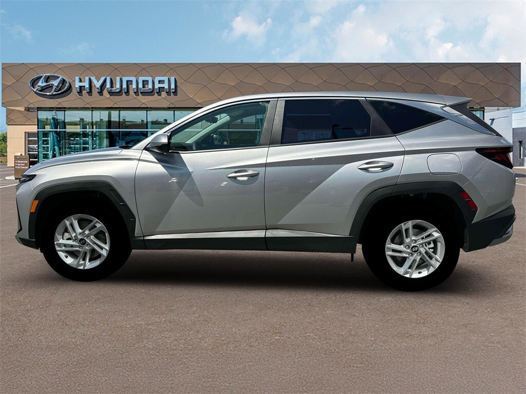 2025 Hyundai Tucson SE photo 2