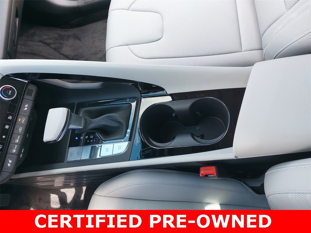 2025 Hyundai Elantra Limited - Photo 25