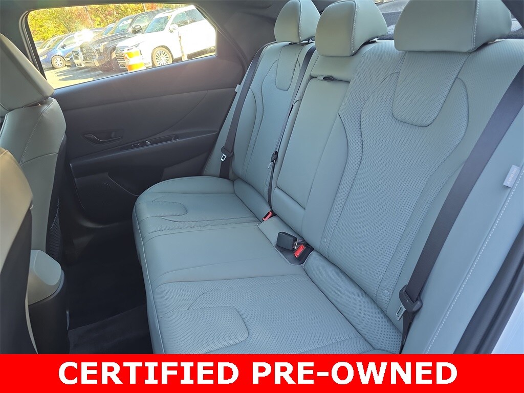 2025 Hyundai Elantra Limited - Photo 14